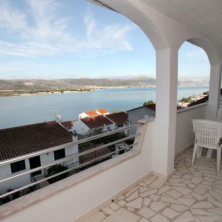 Apartments Maja - Sea View Trogir Exteriör bild