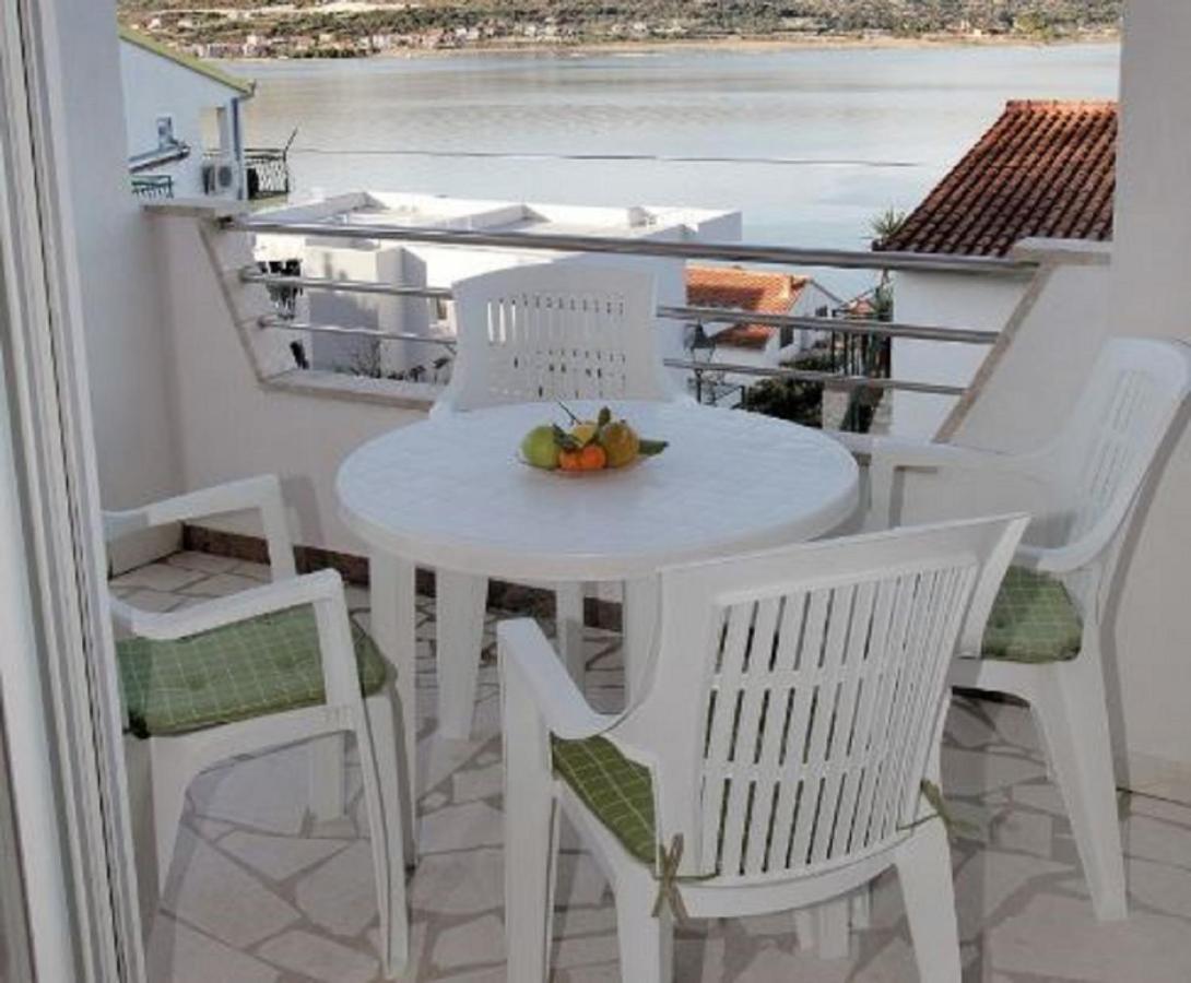 Apartments Maja - Sea View Trogir Exteriör bild