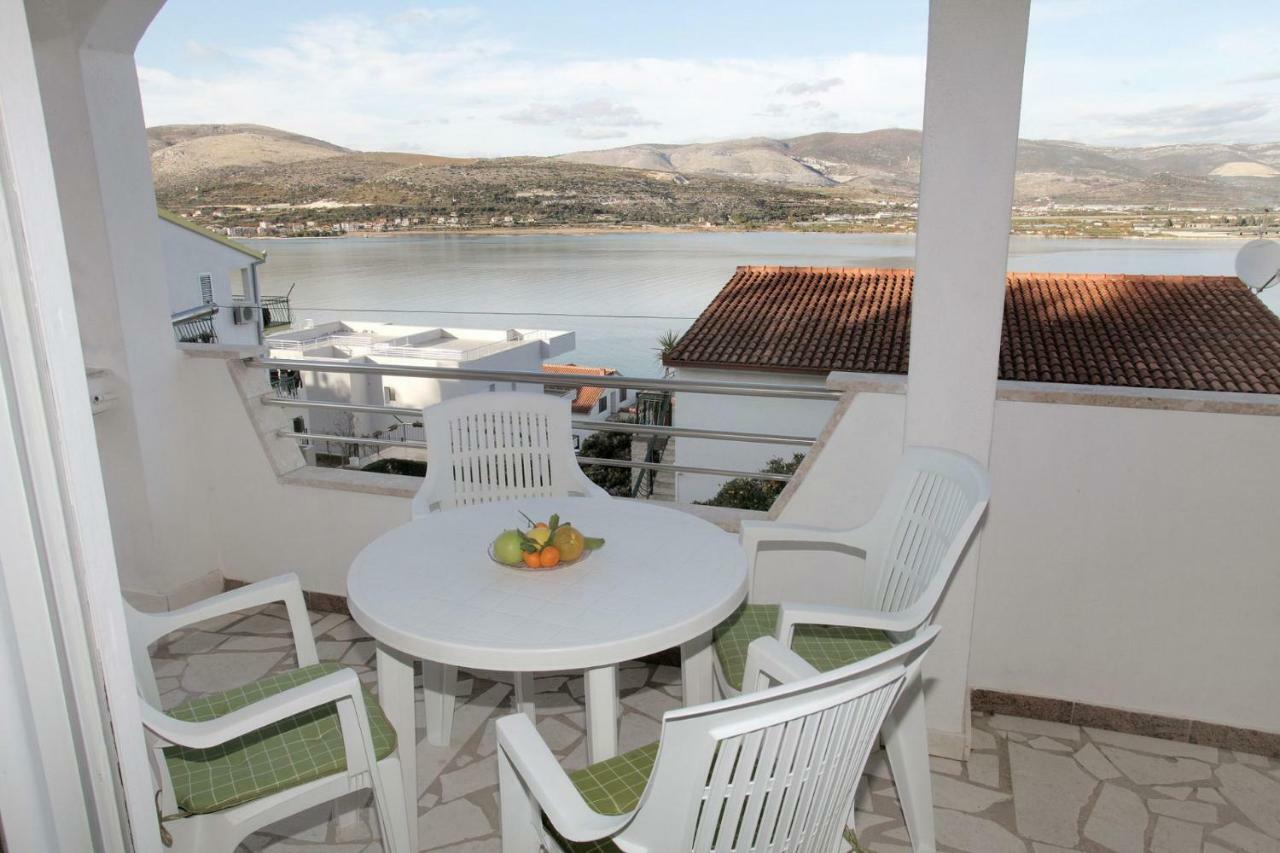 Apartments Maja - Sea View Trogir Exteriör bild