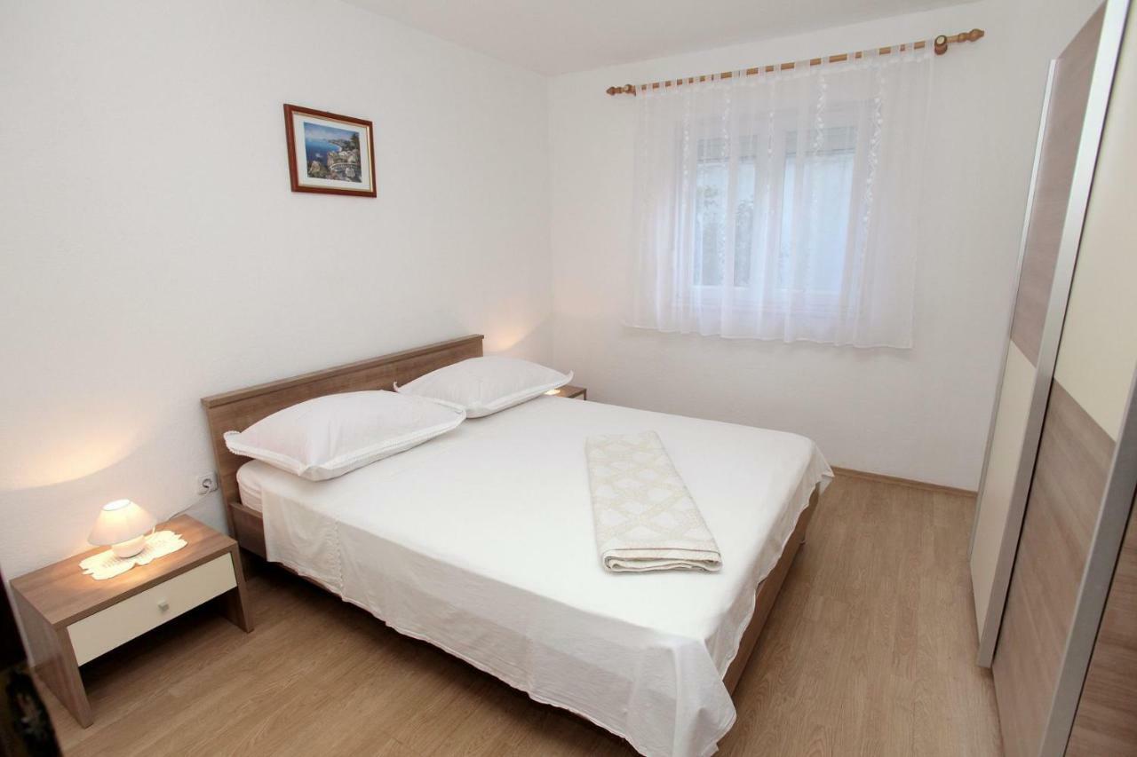 Apartments Maja - Sea View Trogir Exteriör bild