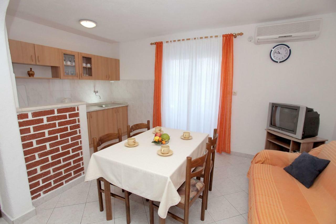 Apartments Maja - Sea View Trogir Exteriör bild