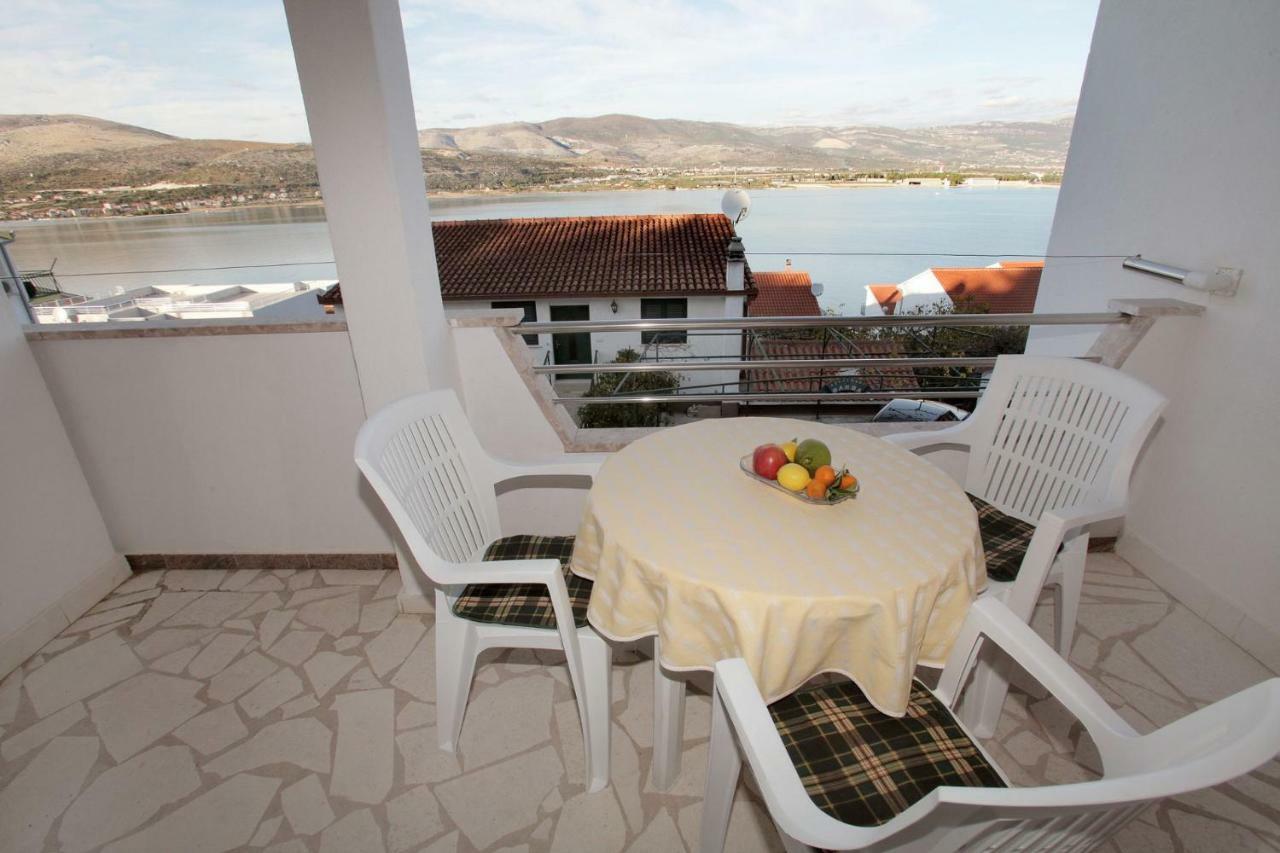 Apartments Maja - Sea View Trogir Exteriör bild