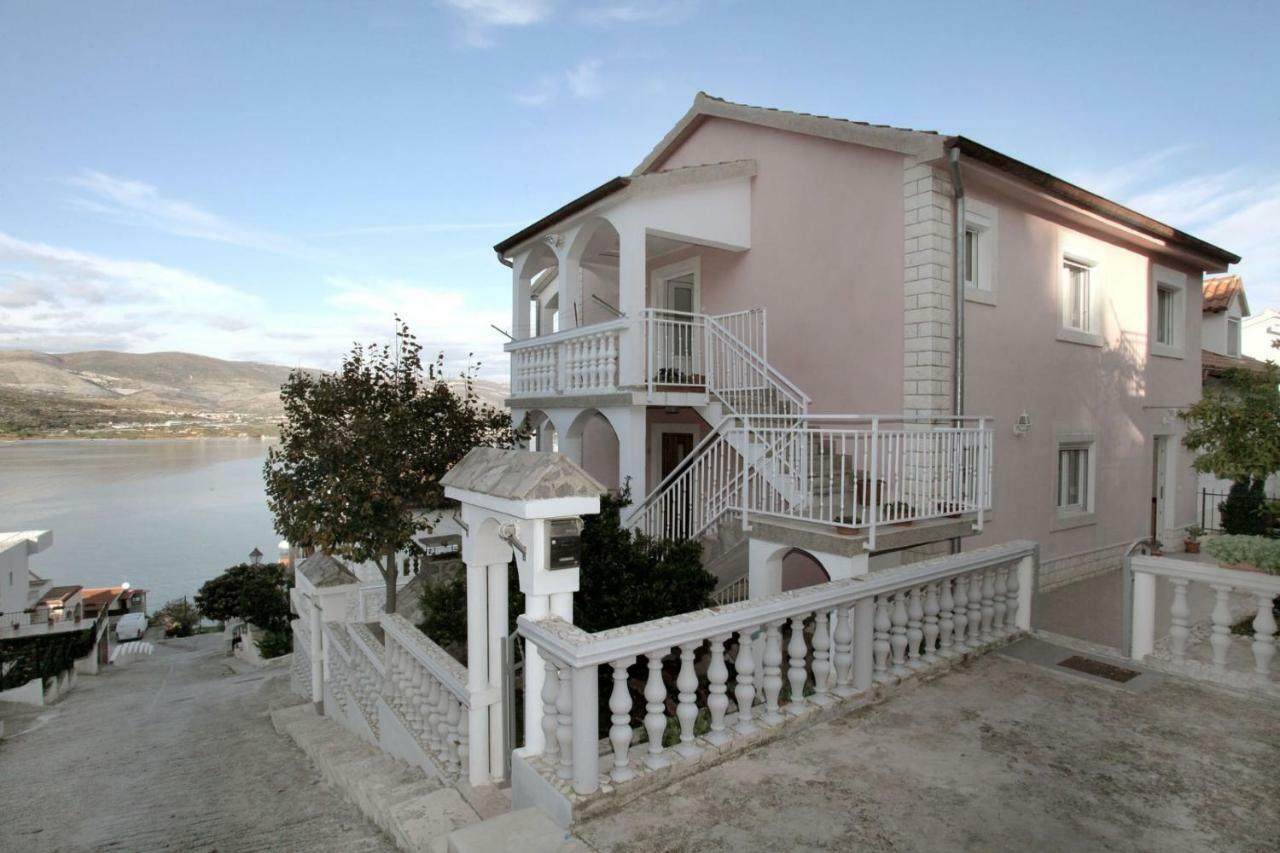 Apartments Maja - Sea View Trogir Exteriör bild