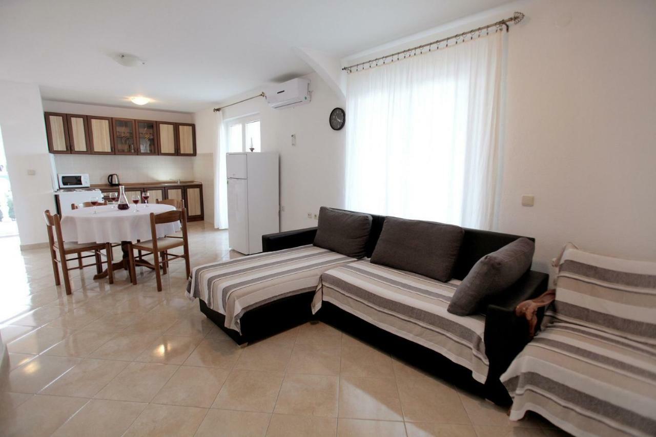 Apartments Maja - Sea View Trogir Exteriör bild