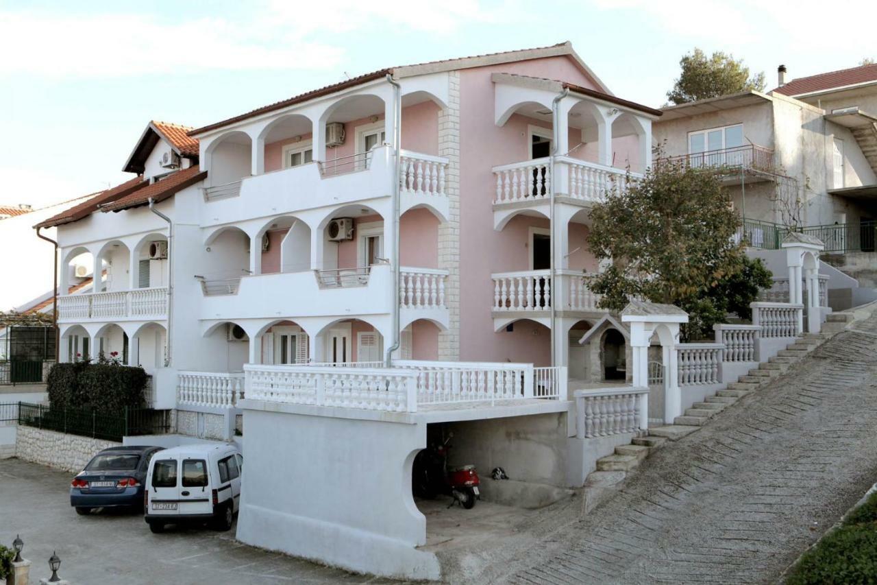 Apartments Maja - Sea View Trogir Exteriör bild